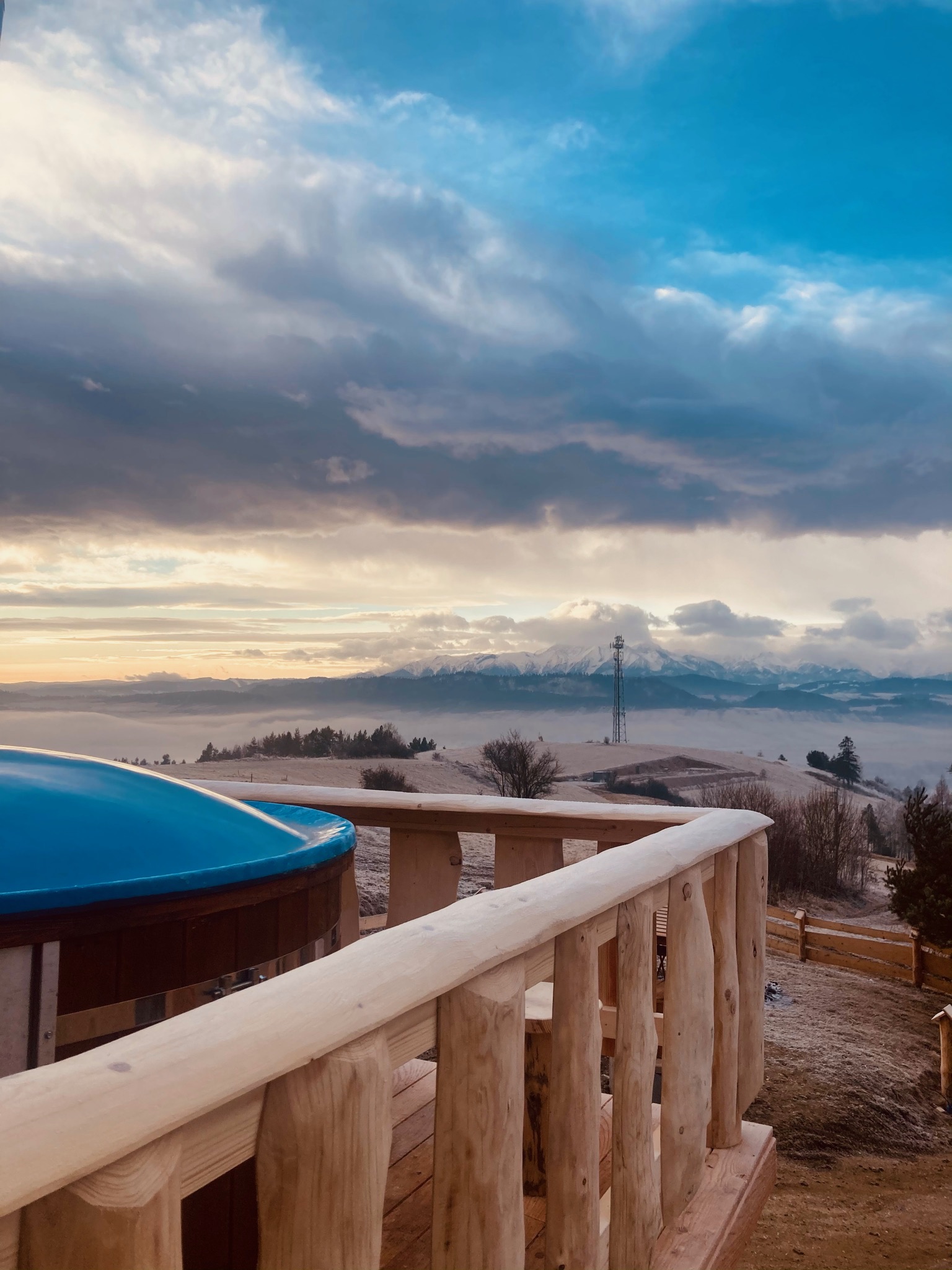 Gorąca balia na tarasie z widokiem na Tatry